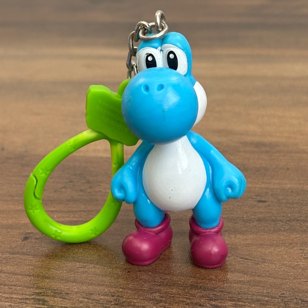NINTENDO Super Mario Bros Backpack Buddies BLUE YOSHI Keychain Bag Clip Hanger